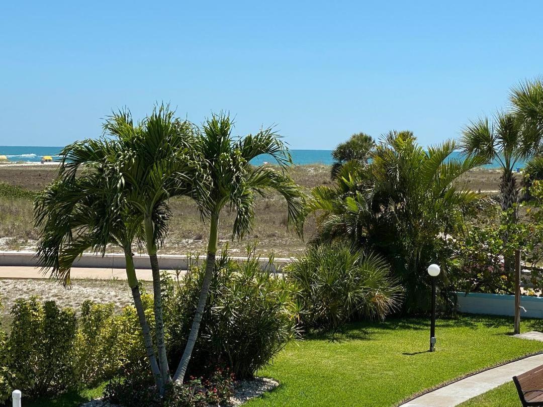 Beachside Resort Motel セント・ピート・ビーチ エクステリア 写真