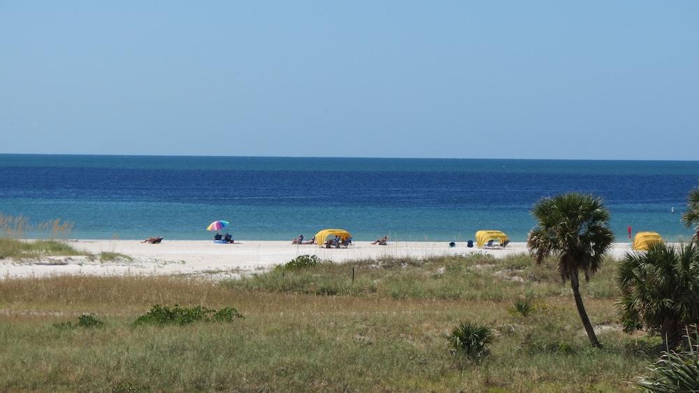 Beachside Resort Motel セント・ピート・ビーチ エクステリア 写真