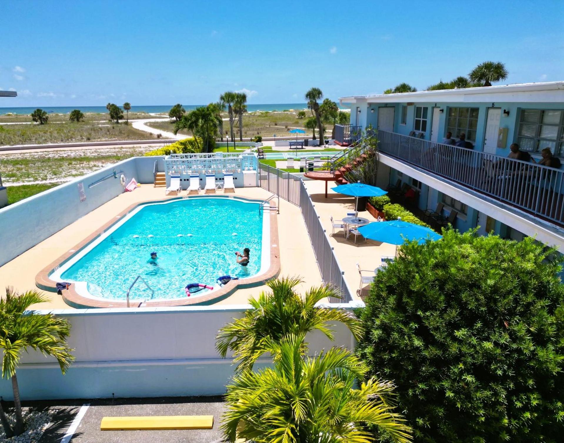 Beachside Resort Motel セント・ピート・ビーチ エクステリア 写真